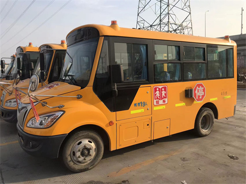 二手小學(xué)生校車(chē)有多少座